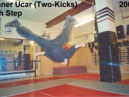 119_Taner_Ucar_Doppelkick-Drehung_2007